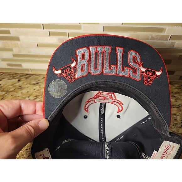 Chicago Bulls Hat Cap Mitchell & Ness NBA Basketball Snapback Adjustable - Picture 7 of 11